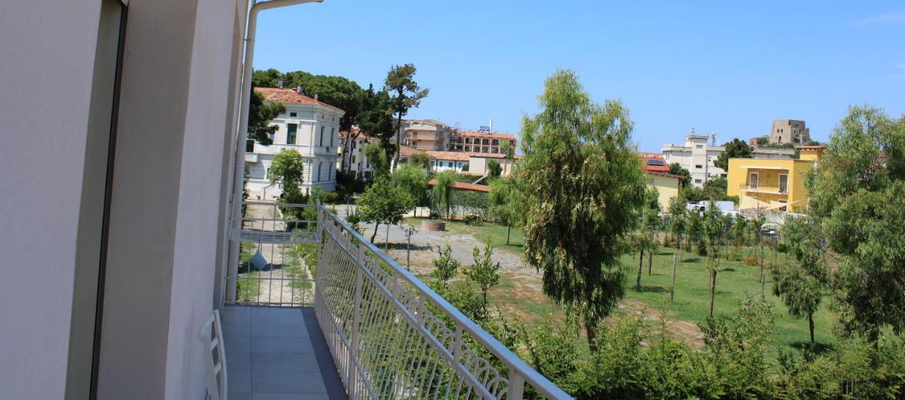 Afrodite Hotel Scalea Exterior foto